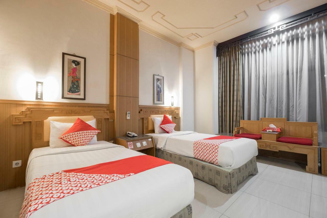 Oyo 821 Hotel Dinasti Makasar Zewnętrze zdjęcie