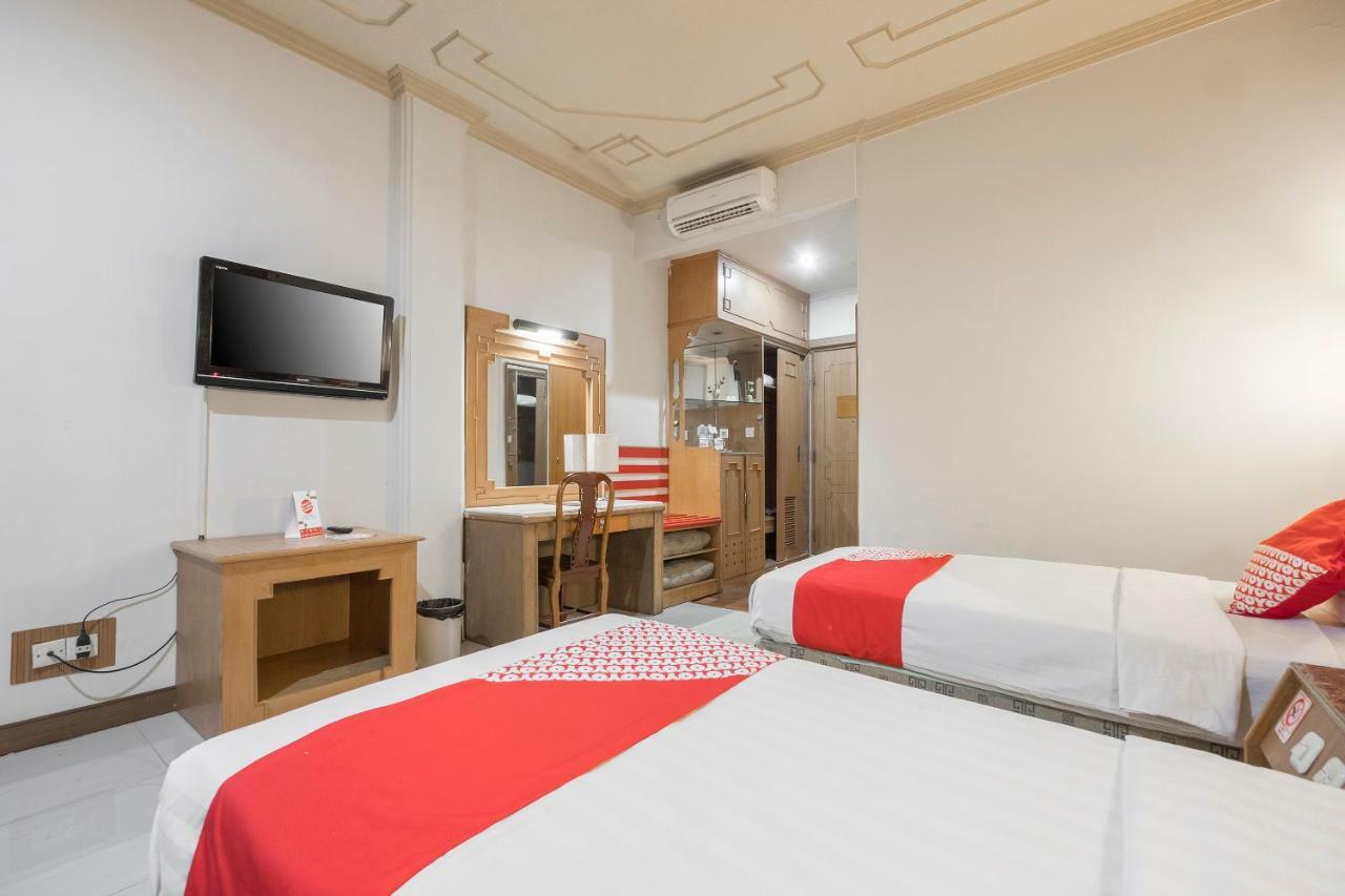 Oyo 821 Hotel Dinasti Makasar Zewnętrze zdjęcie