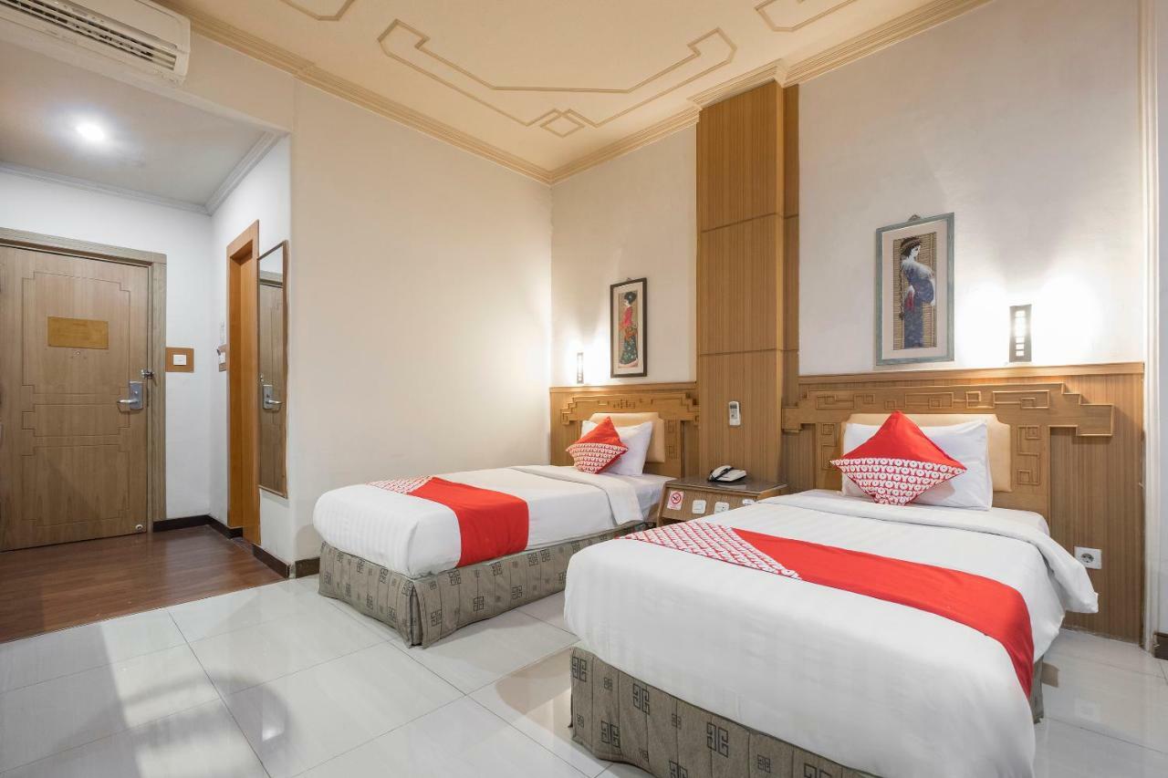 Oyo 821 Hotel Dinasti Makasar Zewnętrze zdjęcie