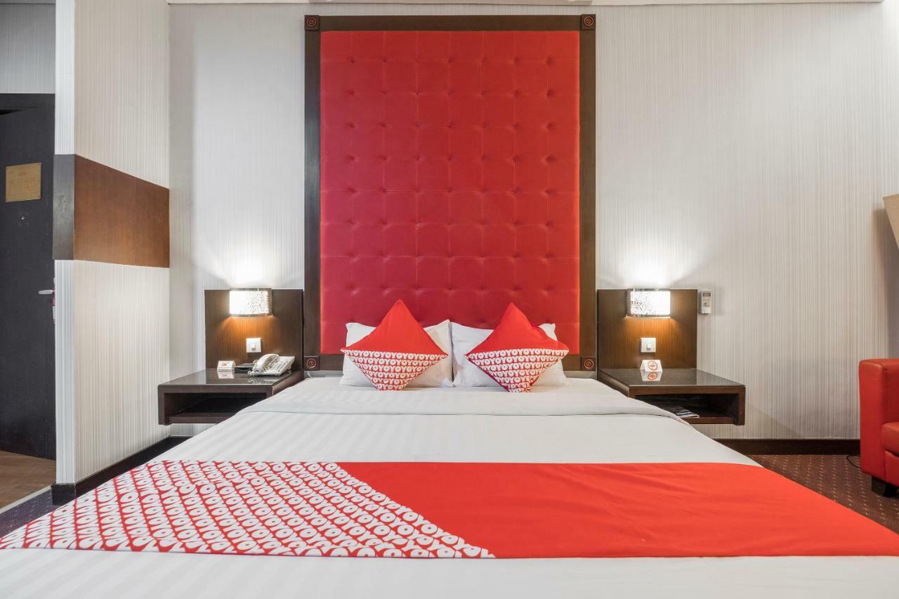 Oyo 821 Hotel Dinasti Makasar Zewnętrze zdjęcie