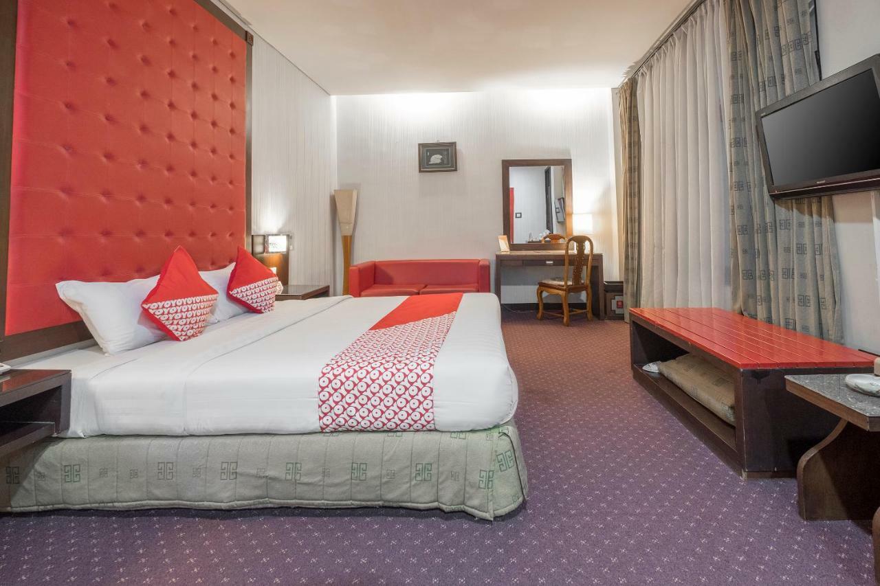 Oyo 821 Hotel Dinasti Makasar Zewnętrze zdjęcie