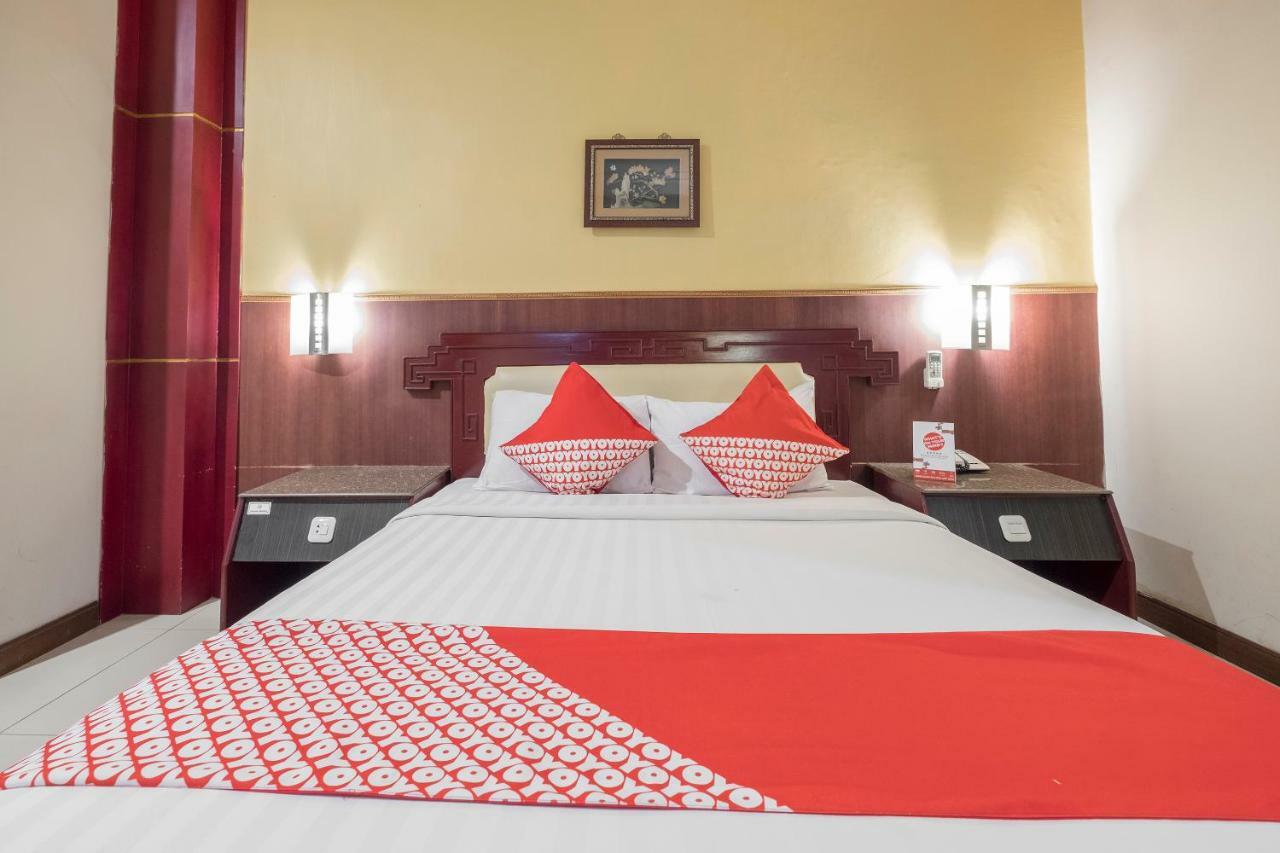 Oyo 821 Hotel Dinasti Makasar Zewnętrze zdjęcie