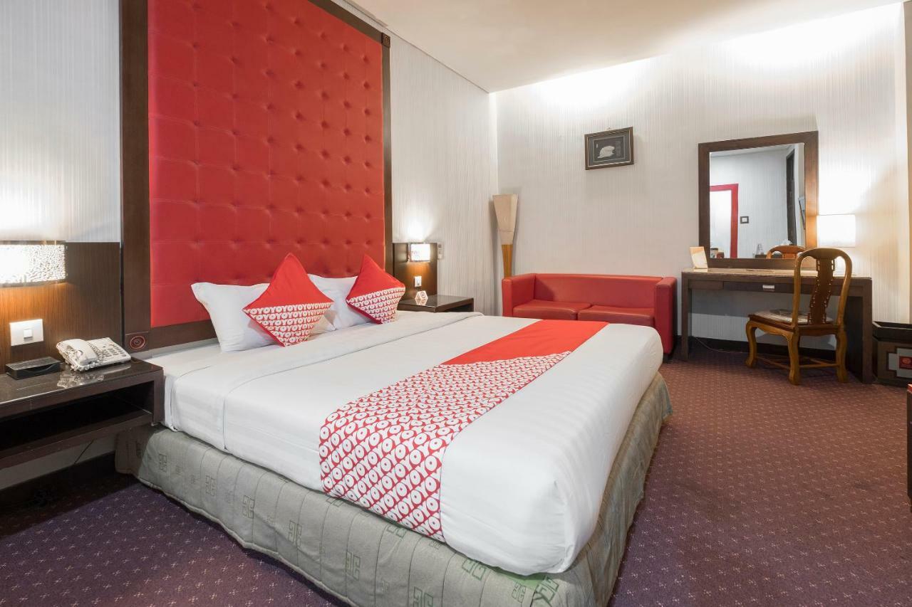 Oyo 821 Hotel Dinasti Makasar Zewnętrze zdjęcie