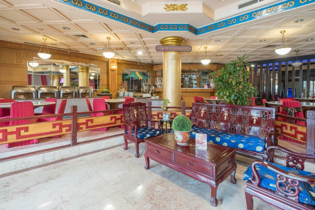 Oyo 821 Hotel Dinasti Makasar Zewnętrze zdjęcie