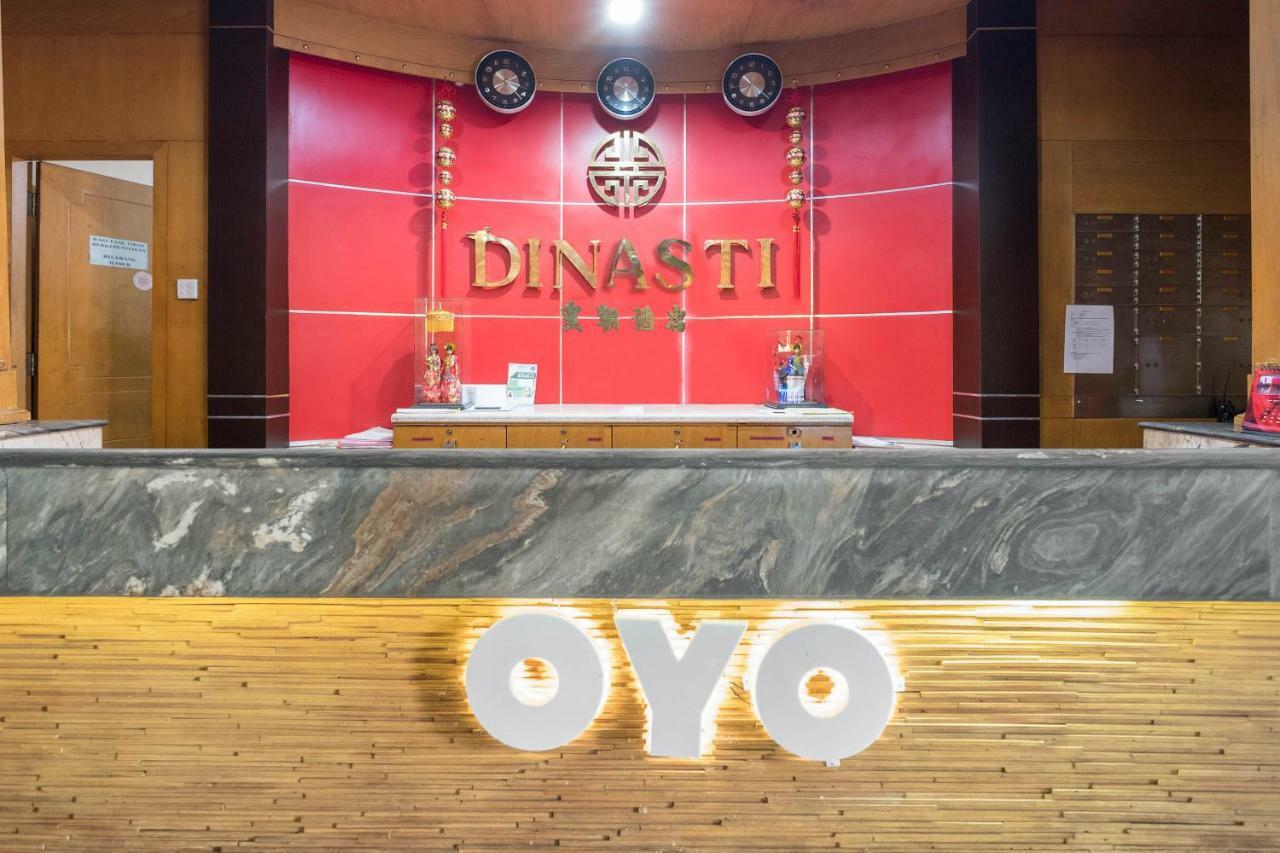 Oyo 821 Hotel Dinasti Makasar Zewnętrze zdjęcie