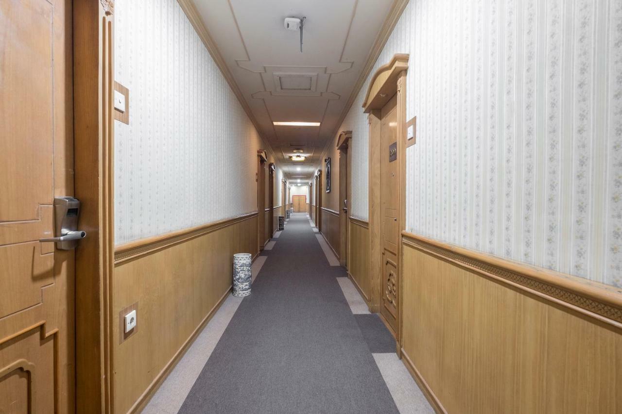 Oyo 821 Hotel Dinasti Makasar Zewnętrze zdjęcie