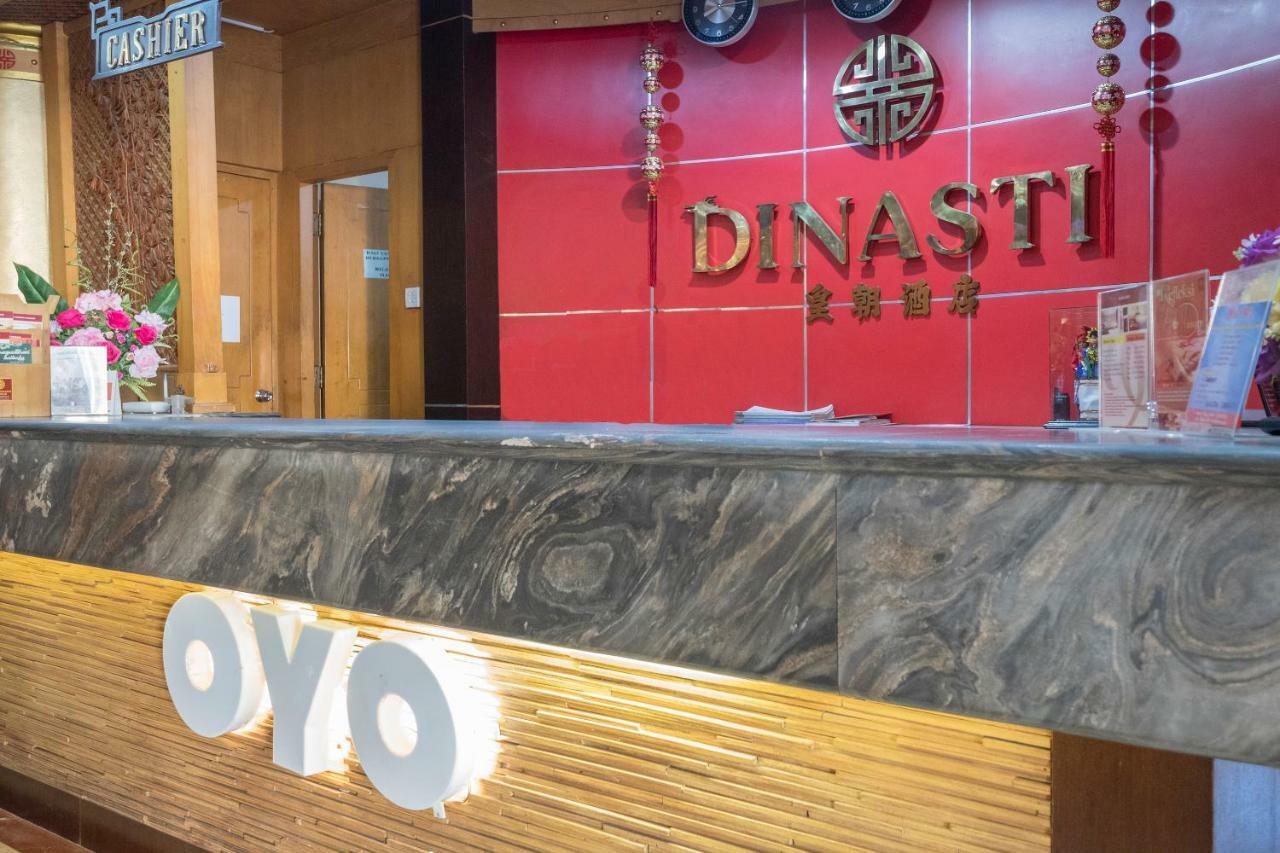 Oyo 821 Hotel Dinasti Makasar Zewnętrze zdjęcie