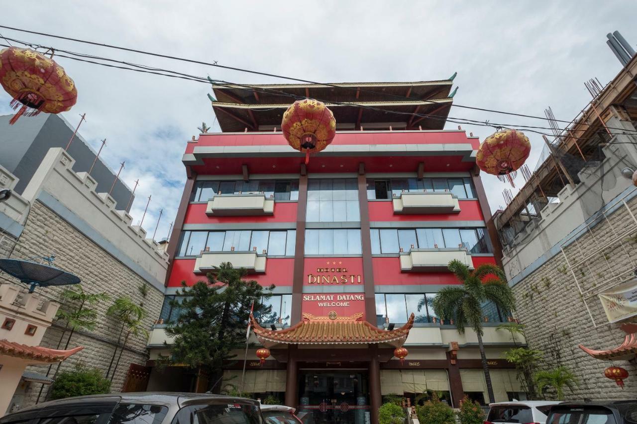 Oyo 821 Hotel Dinasti Makasar Zewnętrze zdjęcie